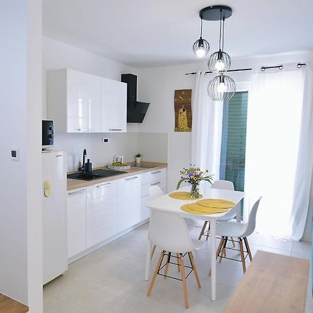 Opatija Sunshine Apartment Bagian luar foto