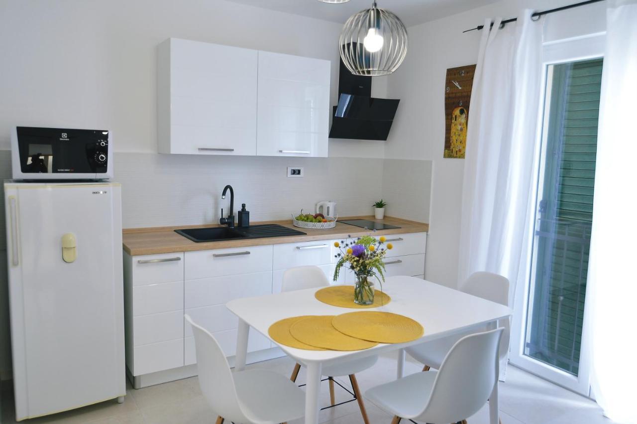 Opatija Sunshine Apartment Bagian luar foto
